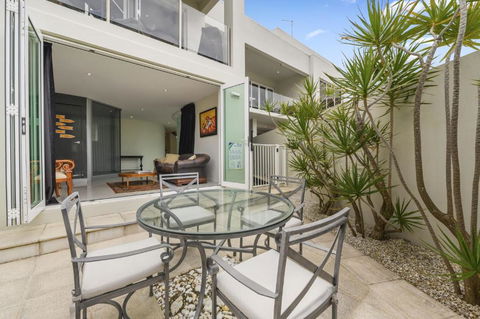 Beachfront By The CC Family Friendly Plunge Pool Steps To The Beach - Accommodation in Bendigo 3
