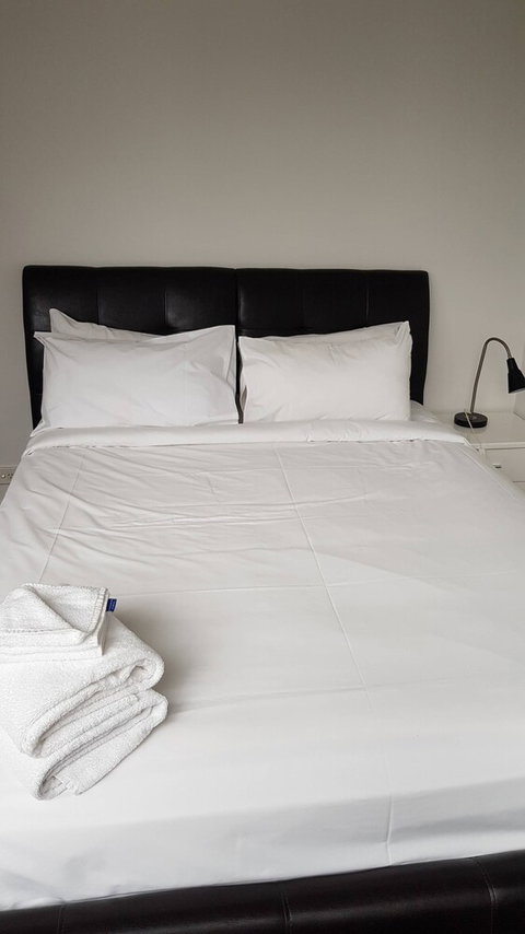 Docklands 1201p 2bed 1bath Water View - Accommodation in Bendigo 1