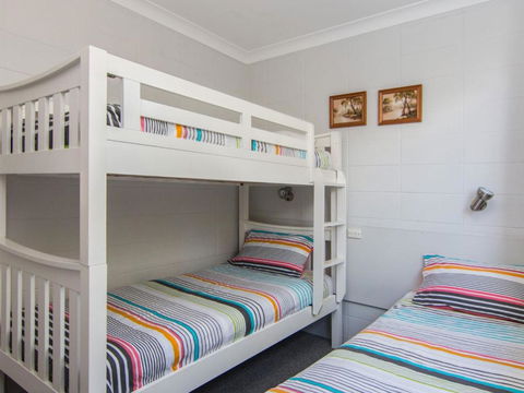 Forster Holiday Lodge 18 - Accommodation in Bendigo 1