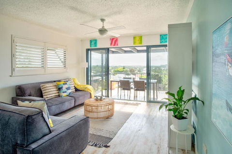 Coolum Beach 3 Level Townhouse Private Rooftop Terrace Spa Overlooking Mount Coolum - Accommodation in Bendigo 6
