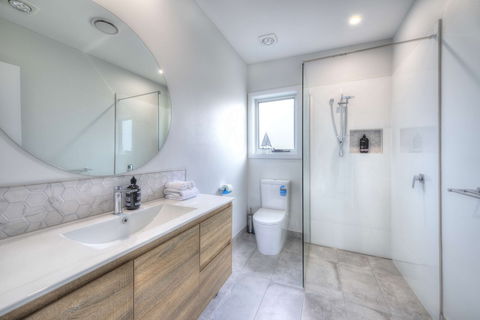 Archella 2 - Beautifully Appointed, Close To Golf Course & Play Ground - Accommodation in Bendigo 1