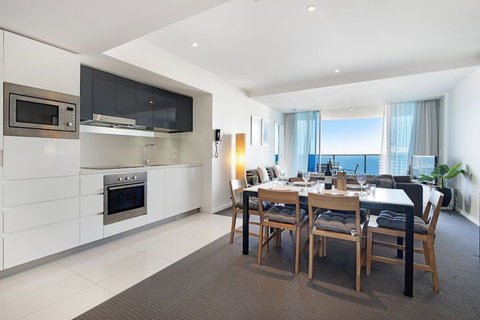 H Residences 2 Bedroom Ocean View In Surfers Paradise - Accommodation in Bendigo 3