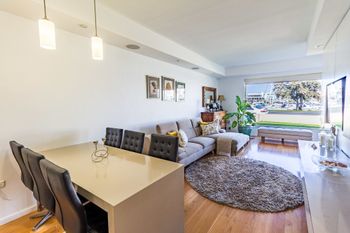 Serene Marinafront 3BR Retreat - Accommodation in Bendigo 6