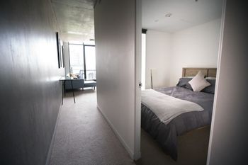 Spacious Apartment Close To Melbourne CBD - Accommodation in Bendigo 2