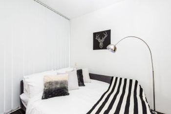 Executive Two Bed Penthouse Studio In The City - Accommodation in Bendigo 3