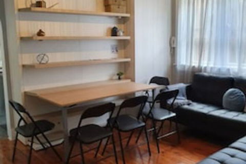 Incredible Location 2 Bedroom Bondi Beach Apartment - Accommodation in Bendigo 0