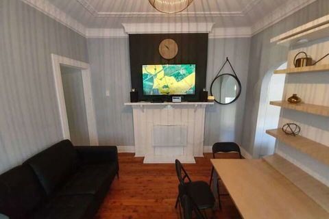 Incredible Location 2 Bedroom Bondi Beach Apartment - Accommodation in Bendigo 5