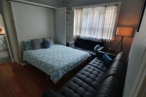 Incredible Location 2 Bedroom Bondi Beach Apartment - Accommodation in Bendigo 6