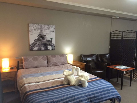 Box Hill Studios 4 At Canterbury Gardens - Accommodation in Bendigo 6
