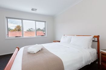 Brand New Townhouse - Accommodation in Bendigo 6