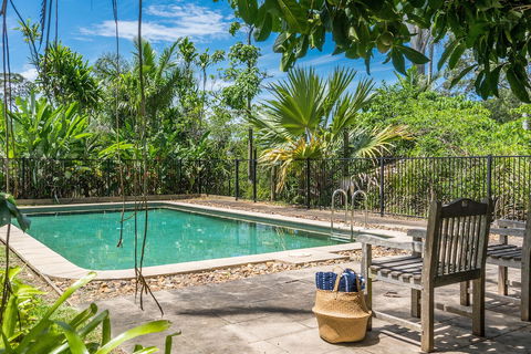 Your Luxury Escape - Cedar View - Accommodation in Bendigo 2