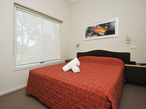 NRMA Eastern Beach Holiday Park - Accommodation in Bendigo 3