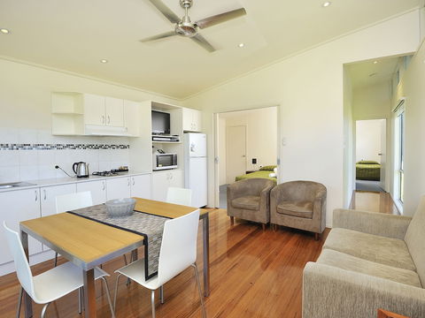 NRMA Eastern Beach Holiday Park - Accommodation in Bendigo 5