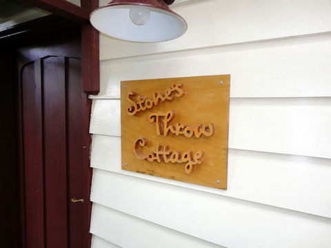 Stones Throw Cottage Bed & Breakfast - Accommodation in Bendigo 0