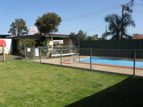 Peak Hill Golden Peak Budget Motel - Accommodation in Bendigo 3