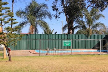 Peak Hill Golden Peak Budget Motel - Accommodation in Bendigo 4