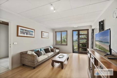 McAuleys Beach House - Accommodation in Bendigo 0