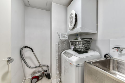 Flynn Brisbane - Accommodation in Bendigo 1