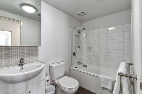 Flynn Brisbane - Accommodation in Bendigo 3