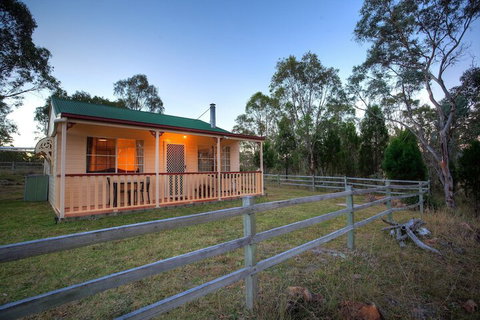 Accommodation Creek Cottages - Accommodation in Bendigo 4