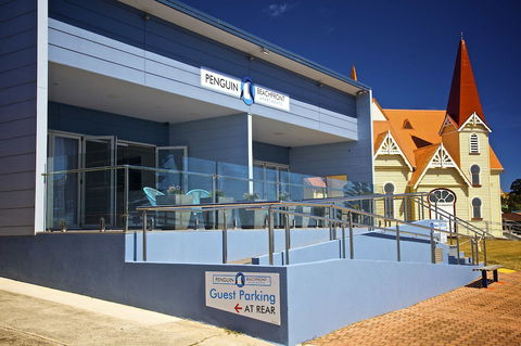 Penguin Beachfront Apartments - Accommodation in Bendigo 0