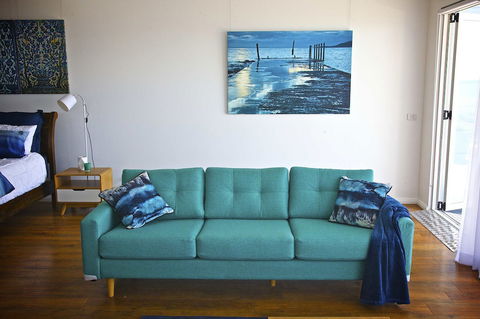 Penguin Beachfront Apartments - Accommodation in Bendigo 5
