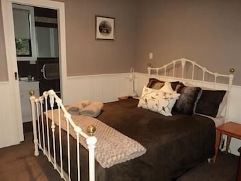 Forest Lodge Chalets - Accommodation in Bendigo 0