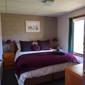 Forest Lodge Chalets - Accommodation in Bendigo 2