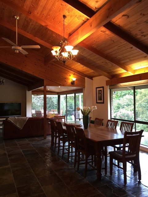 Forest Lodge Chalets - Accommodation in Bendigo 6