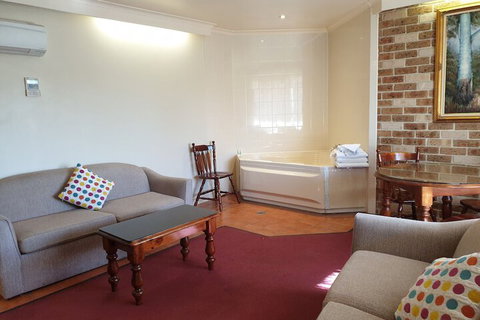 Leagues Motel - Accommodation in Bendigo 5