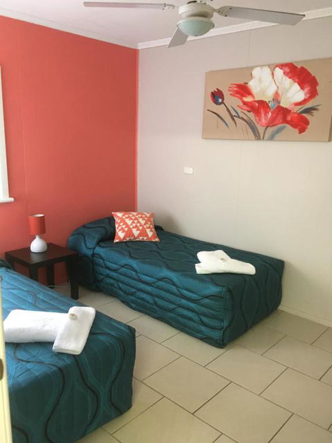 Beachlander Holiday Apartments - Accommodation in Bendigo 2