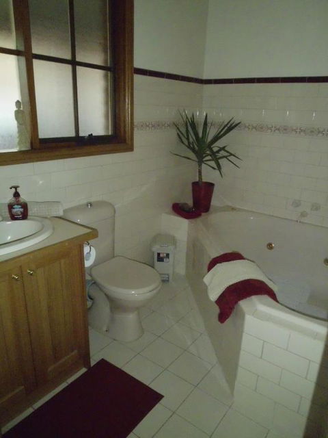 Dunstans Guest House - Accommodation in Bendigo 2