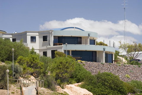 Cliff House Beachfront Villas - Accommodation in Bendigo 2