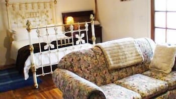 Albury Cottages - Accommodation in Bendigo 2