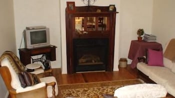Albury Cottages - Accommodation in Bendigo 3
