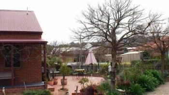 Albury Cottages - Accommodation in Bendigo 0