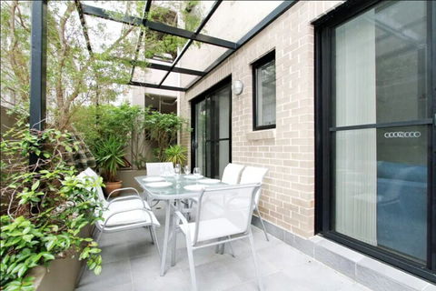 Bondi Beach Garden Apartment - Accommodation in Bendigo 7