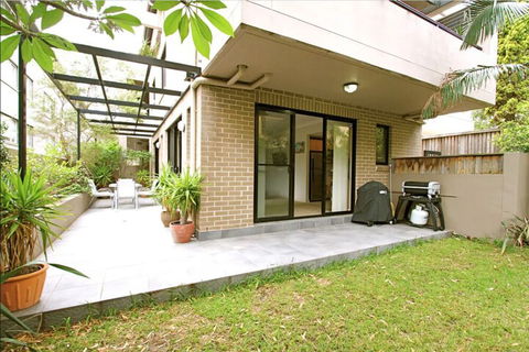 Bondi Beach Garden Apartment - Accommodation in Bendigo 5