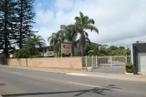 Como Apartments - Geraldton - Accommodation in Bendigo 0