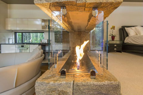 The Feathered Nest - Wildlife Retreat - Accommodation in Bendigo 1