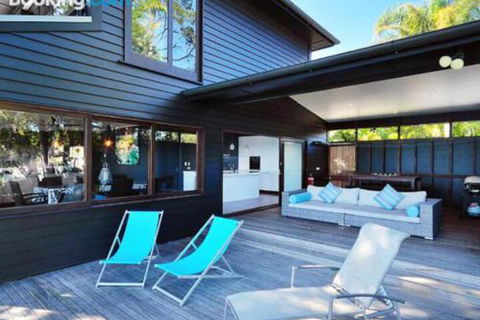 Dolphins At Sunset - Accommodation in Bendigo 6