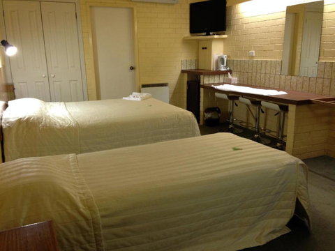 Robertson Country Motel - Accommodation in Bendigo 6