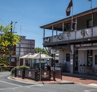 Corner Hotel Alexandra - Accommodation in Bendigo