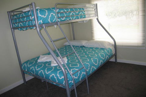 Elusive Penguin - Accommodation in Bendigo 3