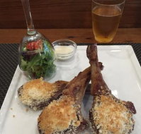 At Restaurant - Accommodation in Bendigo