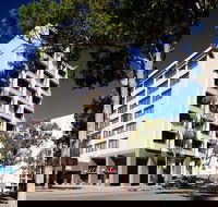 Mezethes Greek Taverna - Accommodation in Bendigo