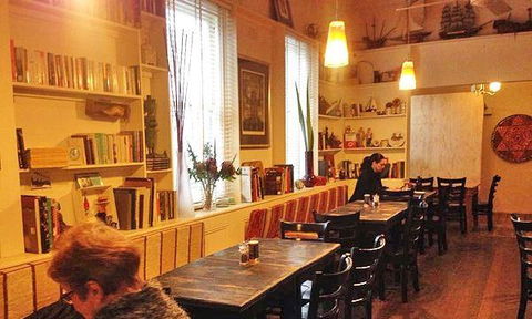 The Other Side Art Cafe - Accommodation in Bendigo 9