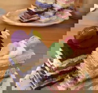 SUTSA Cake Bar  Studio - Accommodation in Bendigo