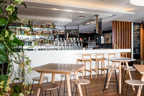 The Stirling Hotel - Accommodation in Bendigo 2