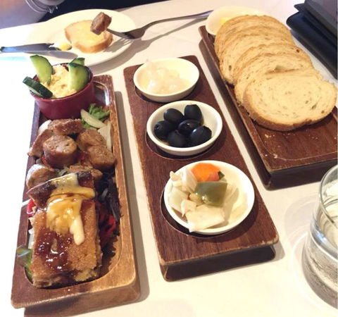 Boleros - Accommodation in Bendigo 0
